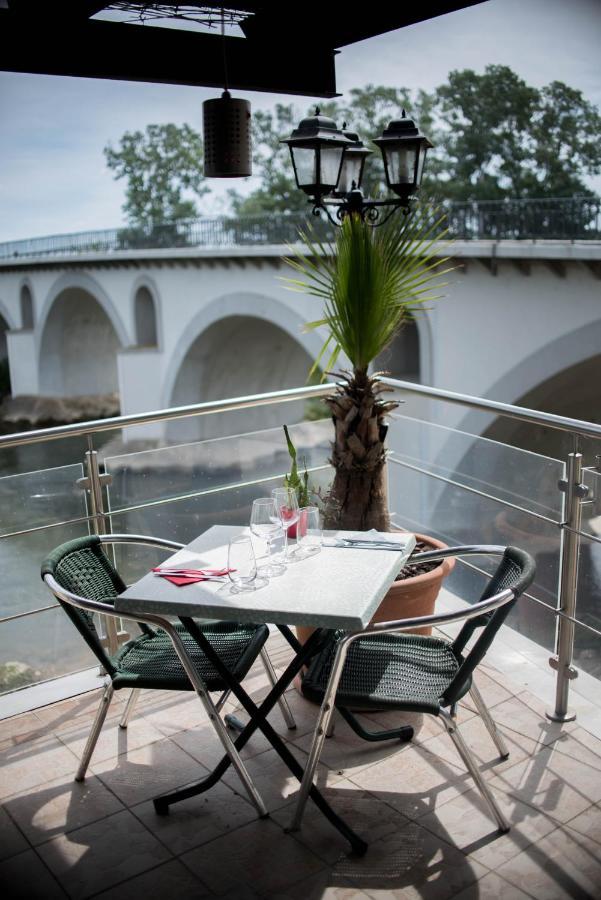 Hotel Restaurant Mon Auberge Люнель Экстерьер фото